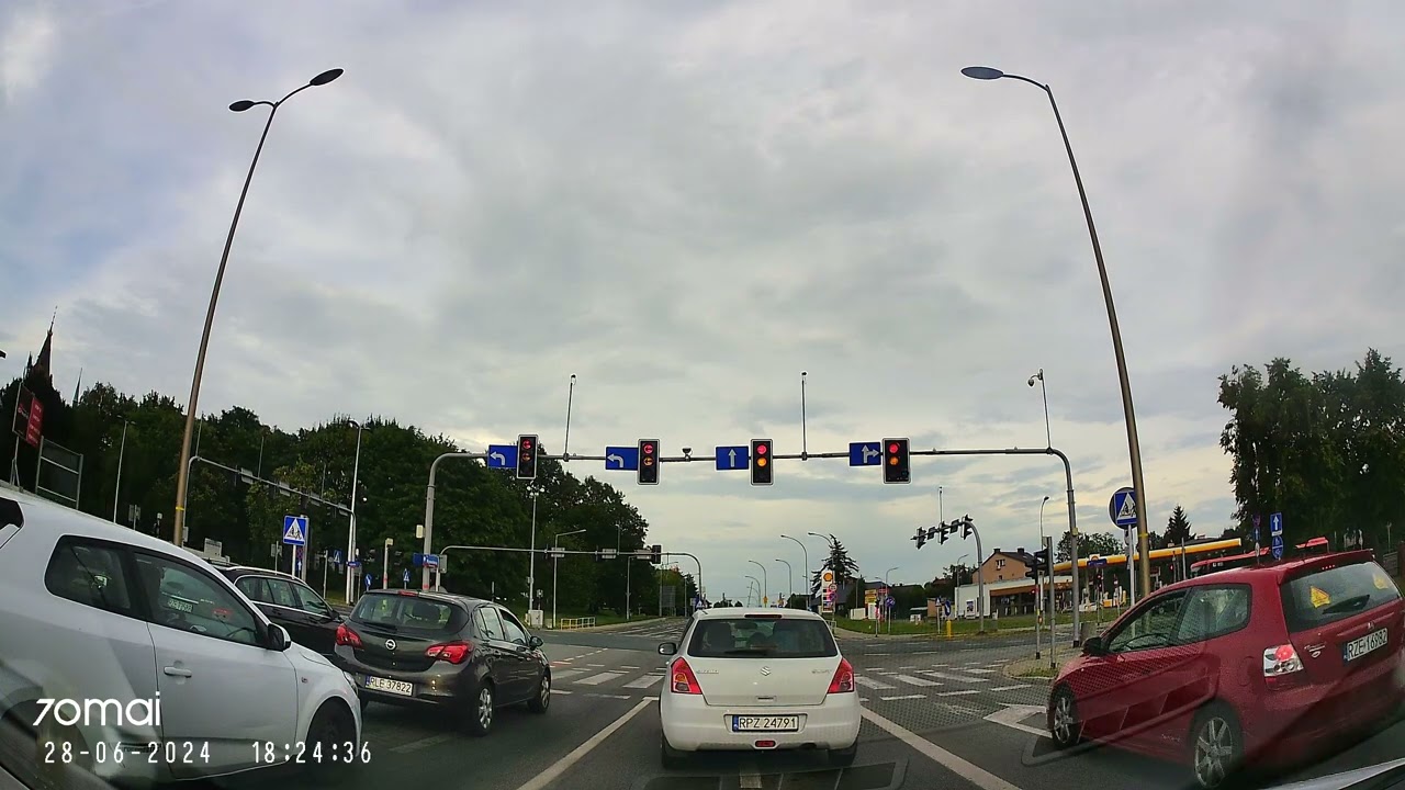 Rzeszów. Jazda po Rzeszowie. Rzeszowskie wieżowce. Polska.