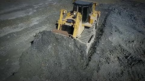 Trying Out Cat® Performance Cutting Edges on a D8T Bulldozer Blade