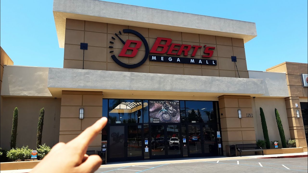 VISITANDO una TIENDA de MOTOS en ESTADOS UNIDOS 🇺🇸 🤯 YouTube