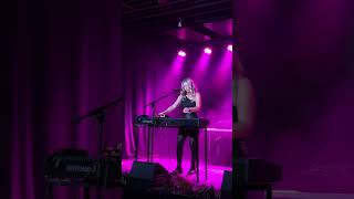 Shay Wolf - Wash Over Me (Live at Sidestage)