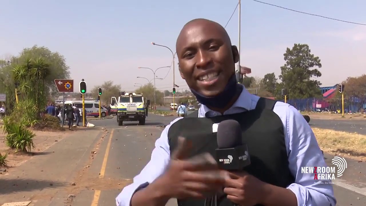 Running battles between #EldoradoPark and police are continuing