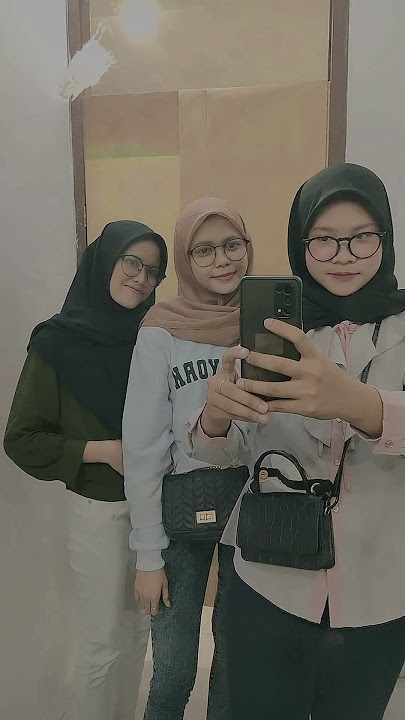 Kiss Muachh 😘🤪