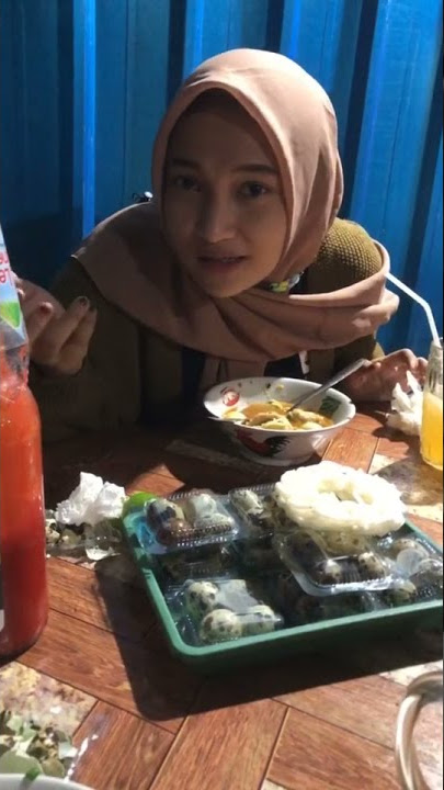 STORY WA Mentahan Halu Makan Sama cewek cantik. Buat manasin mantan, prank temen.