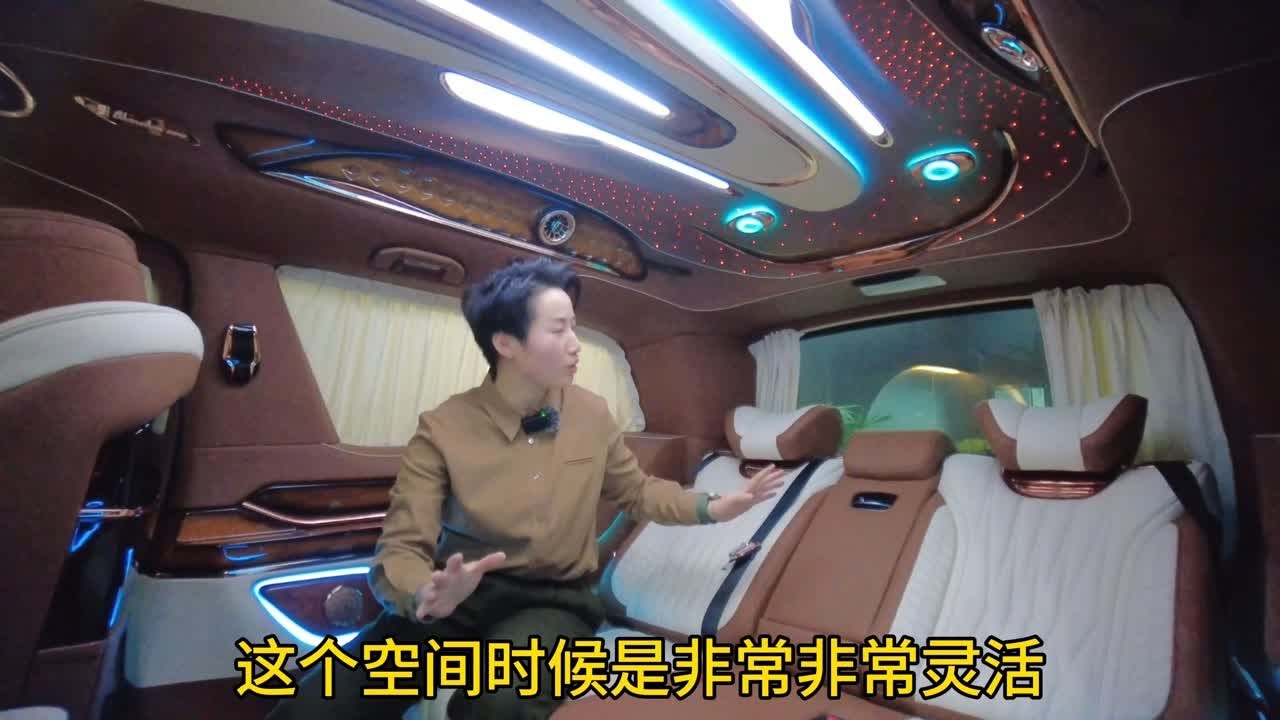 首席鉴车官 要么最好 要么别无选择 改装奔驰7座商务车V260L高顶迈巴赫 视频实拍 - YouTube