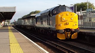 37 901 arriving at Three Bridges to pick up 700 106 on 16/9/24