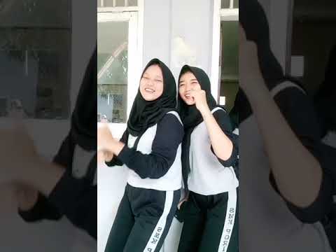 Tiktok HOT goyang SMA seragam olahraga @mayy_033