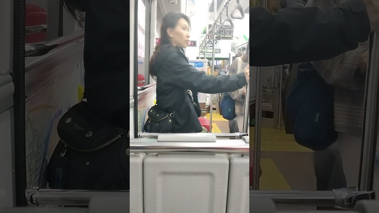 2026年2月11日首都客運新款802區華德電巴EAL-2276#公車 ，行徑新莊廟街商圈，海山里往大眾廟（未進站）。