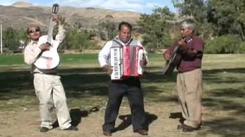 Sandra Cespedes y su orquesta " Enganchados de hua...