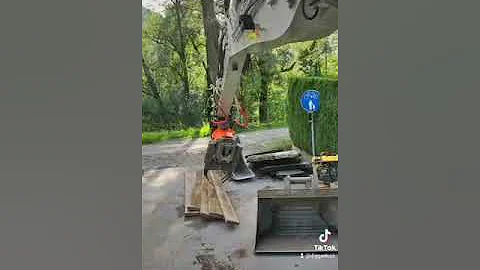 NOX Tiltrotator with Gripper