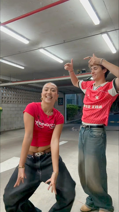 VIRAL MILKSHAKE TIKTOK DANCE! 🥤🔥 | Cadel and Mia