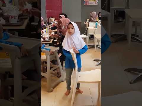 Heboh Pesen makan sambil nyanyi di Restoran Ayam ternama .. #short #AcapellaMob