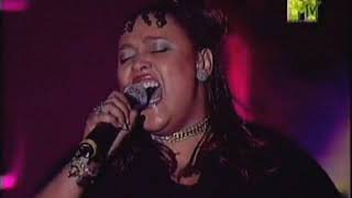 Diane Charlemagne - Introduction to "Feeling So Real" in the style of Gospel (LIVE)