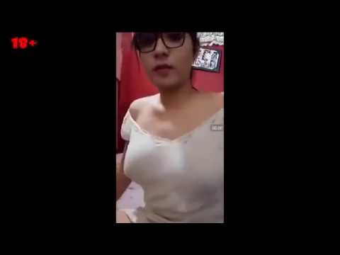 ABG arab cantik manis live bigo gak pake BH. Toketnya nggantung.