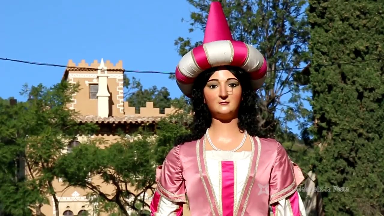Els Gegants del Pi al Monestir de Pedralbes pels 350 anys dels Gegants petits 2019