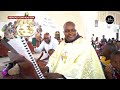 Padre Prosper Kessy Aingia Kwenye Kinanda Katikati ya Misa,Apiga Wimbo kwa Shangwe kwa Mapadre Wapya