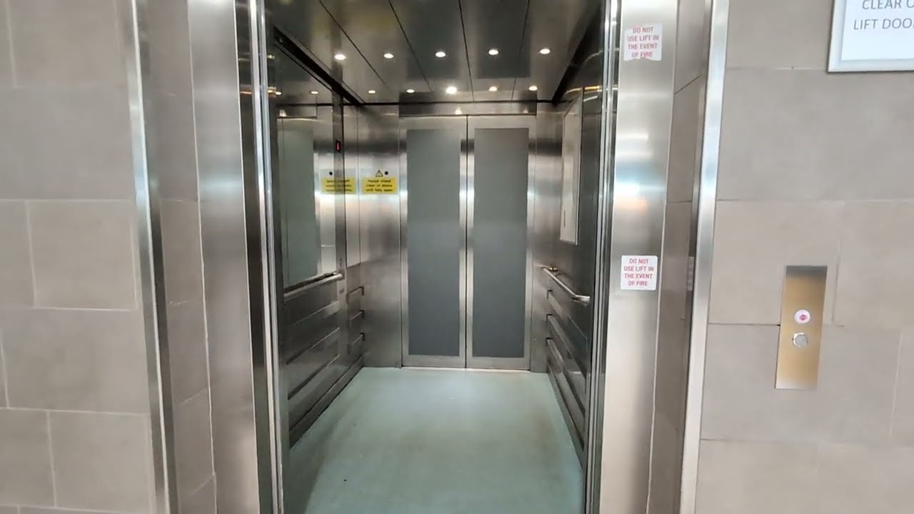 The KONE MonoSpace lift at Kennedy Center food court in Belfast