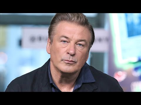 Video: Nhà Alec Baldwin: Ngay cả Jack Donaghy cũng sẽ ghen tị với căn hộ áp mái này