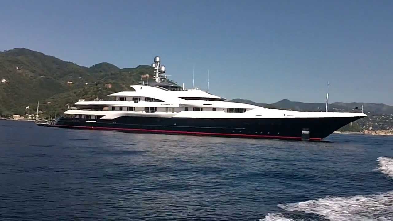 mega yacht a portofino