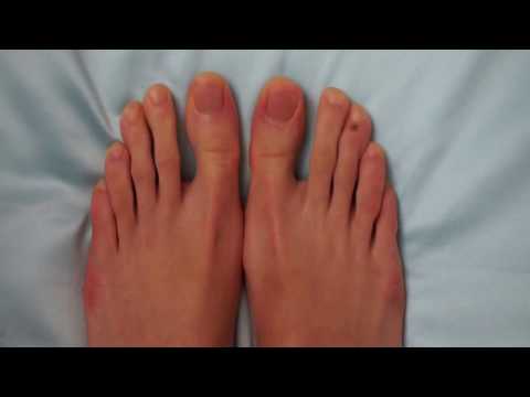 Curly toes!