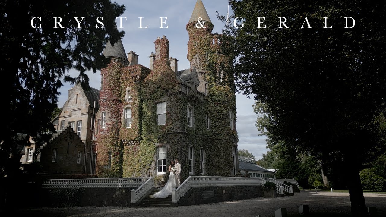 Fairytale Wedding at Scotland’s Carlowrie Castle | U.S. Couple's Romantic Day Amid Autumn's Red Ivy
