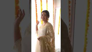 Arti had us mesmerized as she stepped into Onam festivities with the splendid outfits from Aurelia.