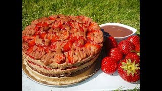 Raw vegan strawberry (cauliflower!!) cake! Full recipe!