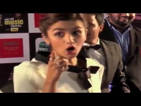 Alia Bhatt gets ANGRY when asked a GK QUESTION!