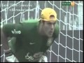 Juninho Pernambucano humillando a Julio Cesar en c