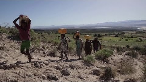 Villagers scramble for water in drought-hit Madagascar