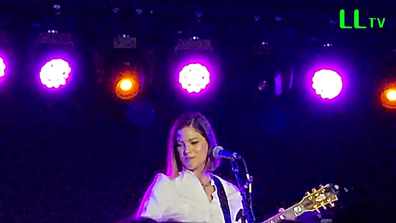 Cassadee Pope - Wasting All These Tears - Mercury Lounge (12/1/25)