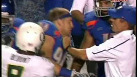 Oregon Duck Blount Punches BSU Player