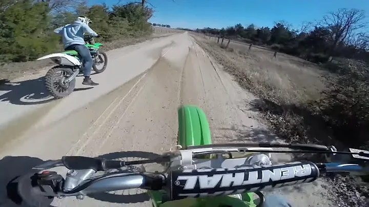 KX500 2 Stroke VS KX450F Dirt Bike DRAG RACE - What’s Faster?