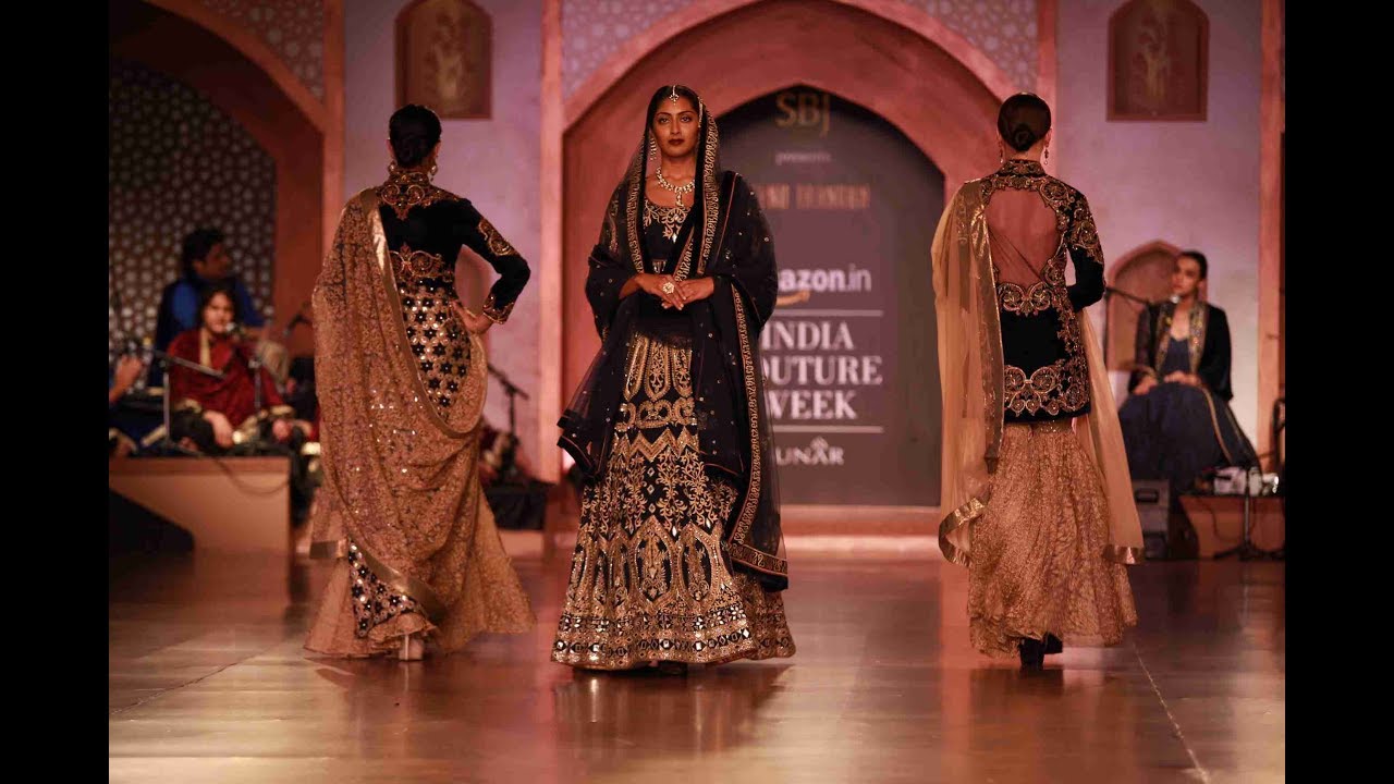 Reynu Taandon | India Couture Week 2015