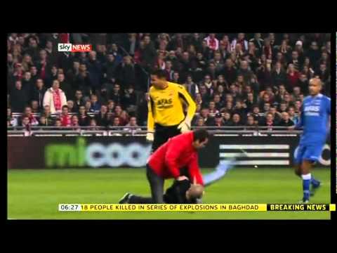 AZ Alkmaar Goalkeeper Kicks Fan Who Went To Attack Him