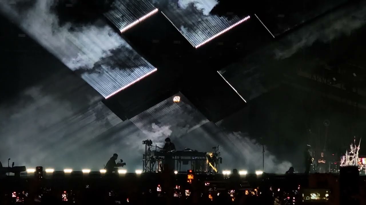 THE XX : INTRO (LIVE AT WE LOVE GREEN 2026, IN PARIS) - YouTube