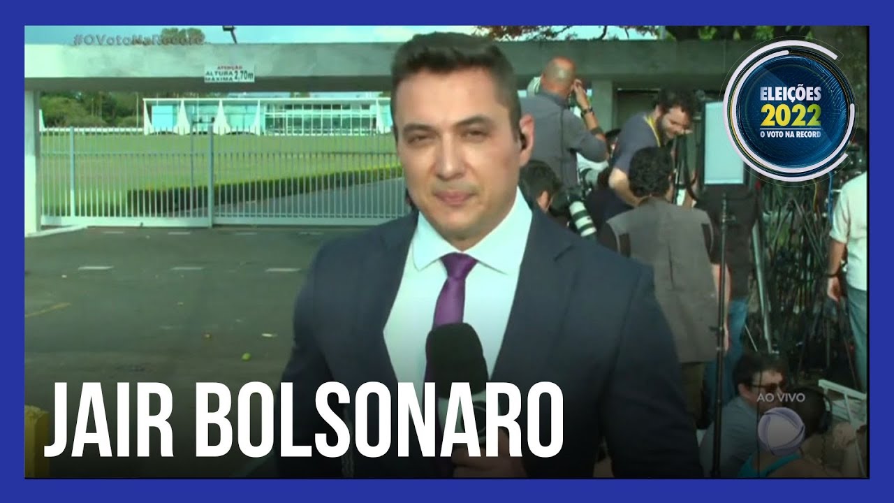 Bolsonaro e Anderson Torres se encontram no Palácio da Alvorada