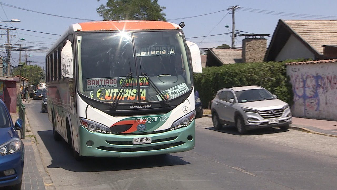 Conflicto con transporte rural en Talagante: 50 mil vecinos estuvieron a punto de quedarse sin buses