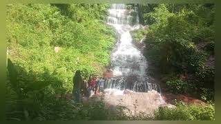 binhom salovor water fall nang le tum ta me dam ik tha don a tum