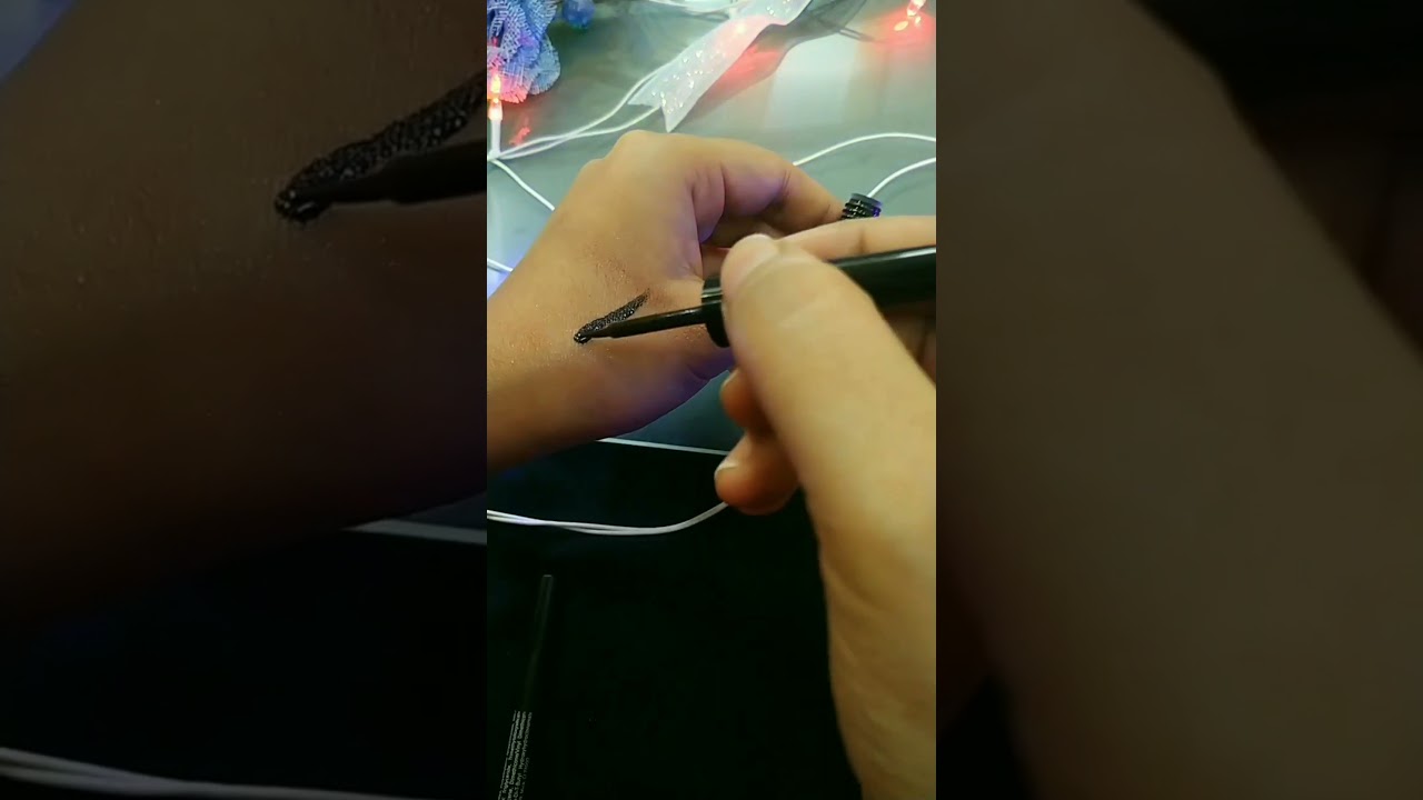 Wet n wild H2O proof Liquid Eyeliner (5ml)