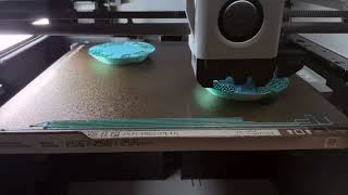 3D printing a pair of Spiral Eggs on my X1C