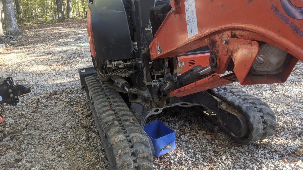 Replacing a hydraulic hose on the Kubota mini excavator (removing the ...