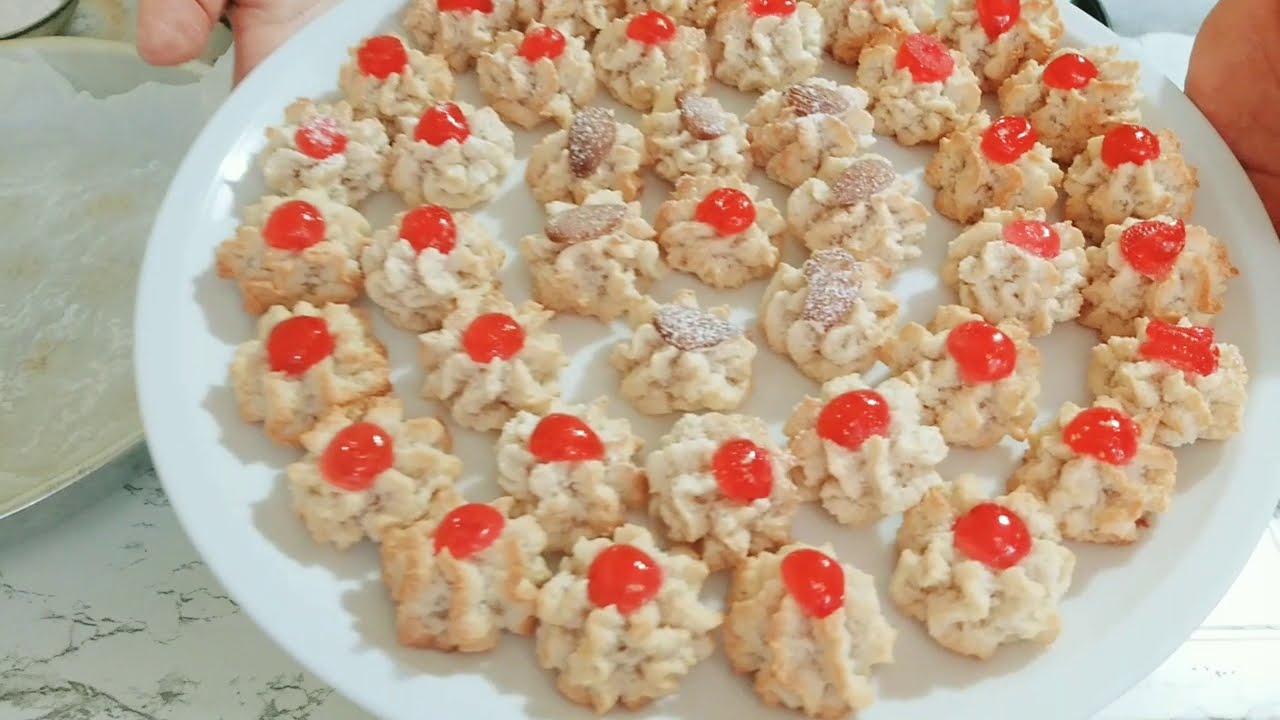 Pasticcini alle mandorle.