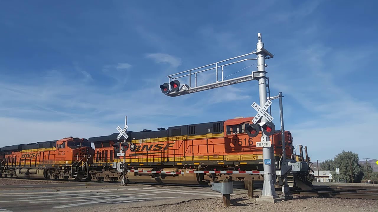 EB BNSF Z Train At Daggett CA! 