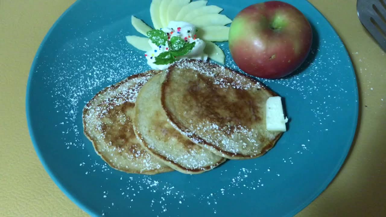 HOMEMADE APPLE CINNAMON PANCAKE
