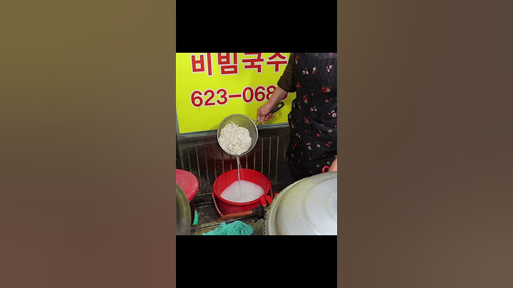 1평 남짓한 가게에서 하루 200그릇 불티나는 쟁반뚜껑 칼국수!! KALGUKSU / Korean street food