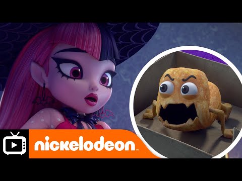 Draculaura Makes Her Food Come Alive! 🥔👀 | Monster High | Nickelodeon UK