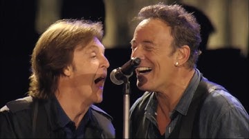 Twist and Shout - Bruce Springsteen and Paul McCartney (live at Hard Rock Calling 2012)