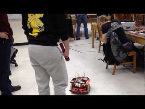 Electronics Design Lab final project: Light Detecting Robot