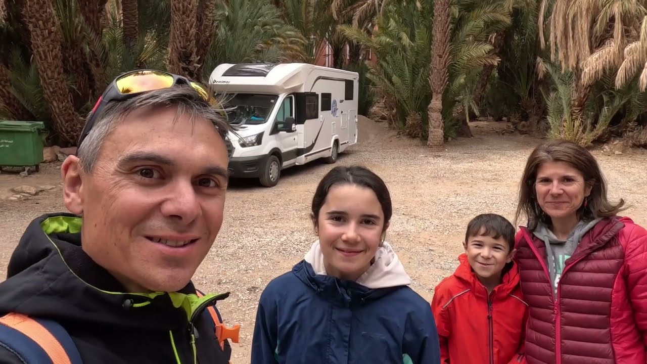 Vidéo 2/5: Les4elans font le tour du Maroc en camping-car: découverte de l'anti-Atlas et des Oasis !