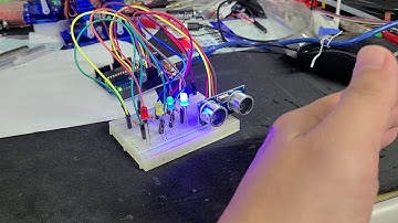 Arduino 利用HCSR04超音波來控制LED灯的明滅
